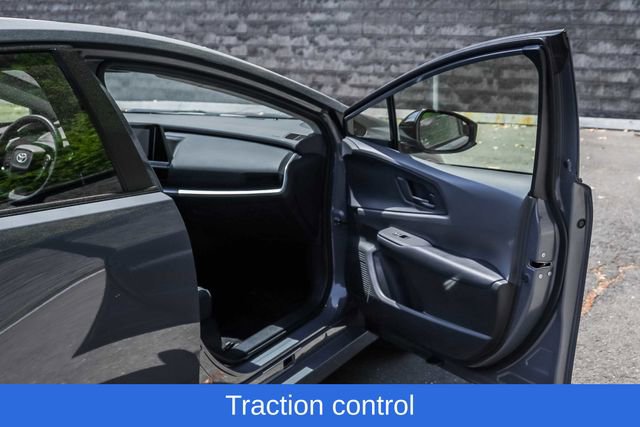 Certified 2025 Toyota Prius LE FWD image 18