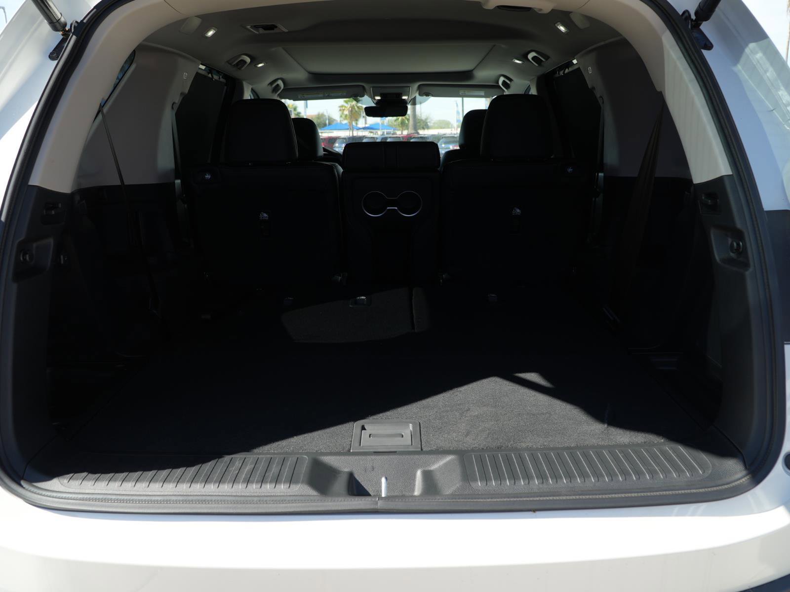 New 2025 Honda Pilot Touring image 8