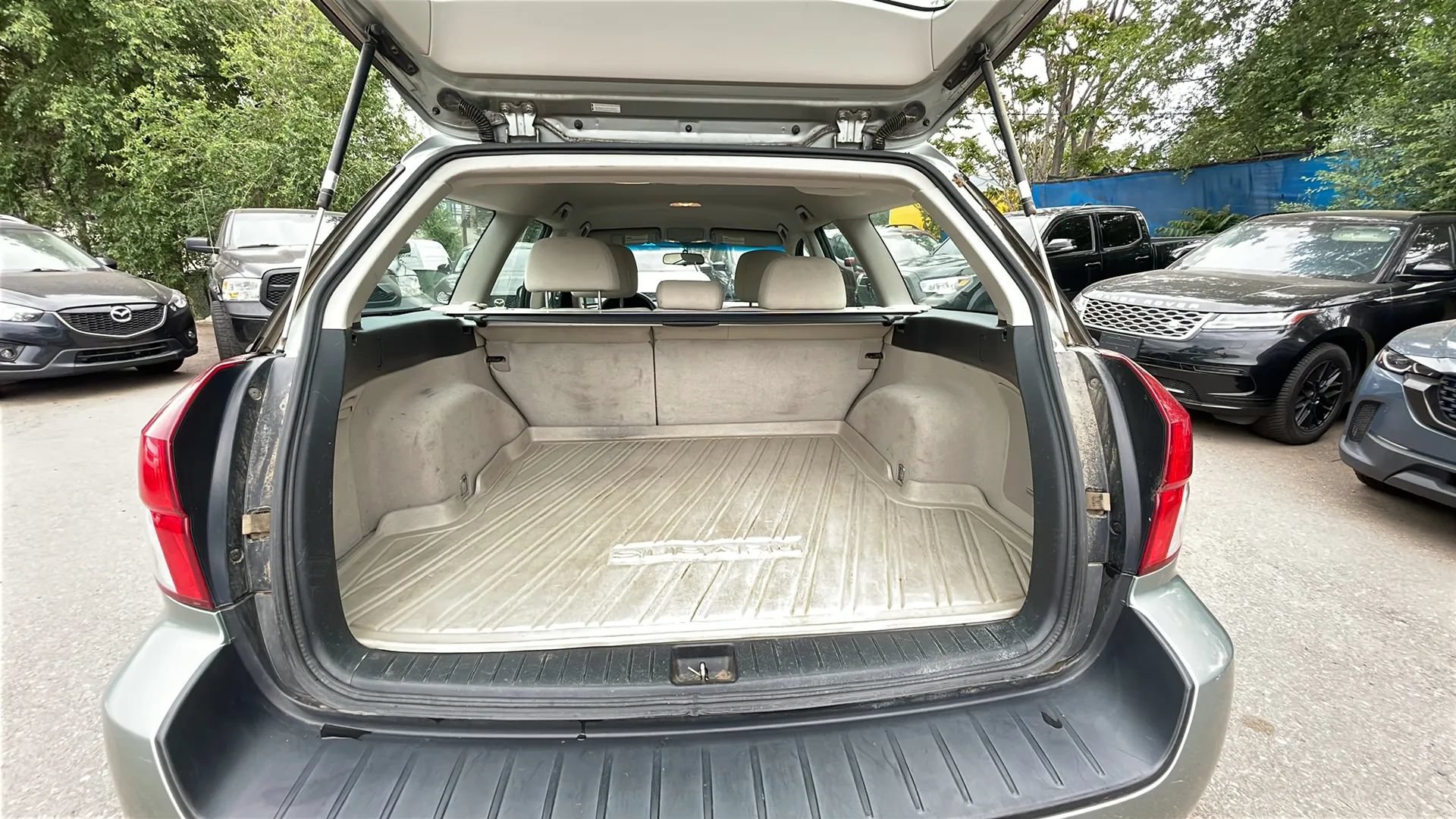 Used 2009 Subaru Outback 2.5i Special Edition AWD/4WD image 16