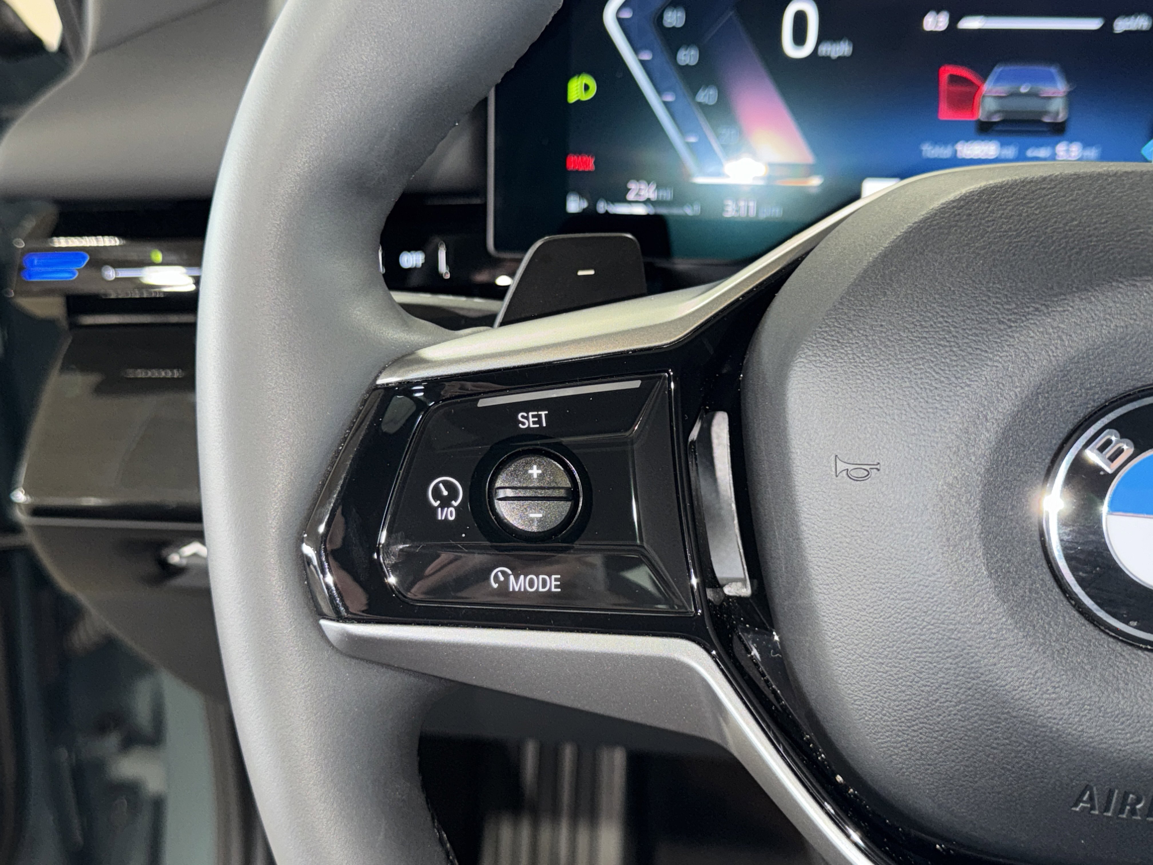 Certified 2025 BMW 530i image 22