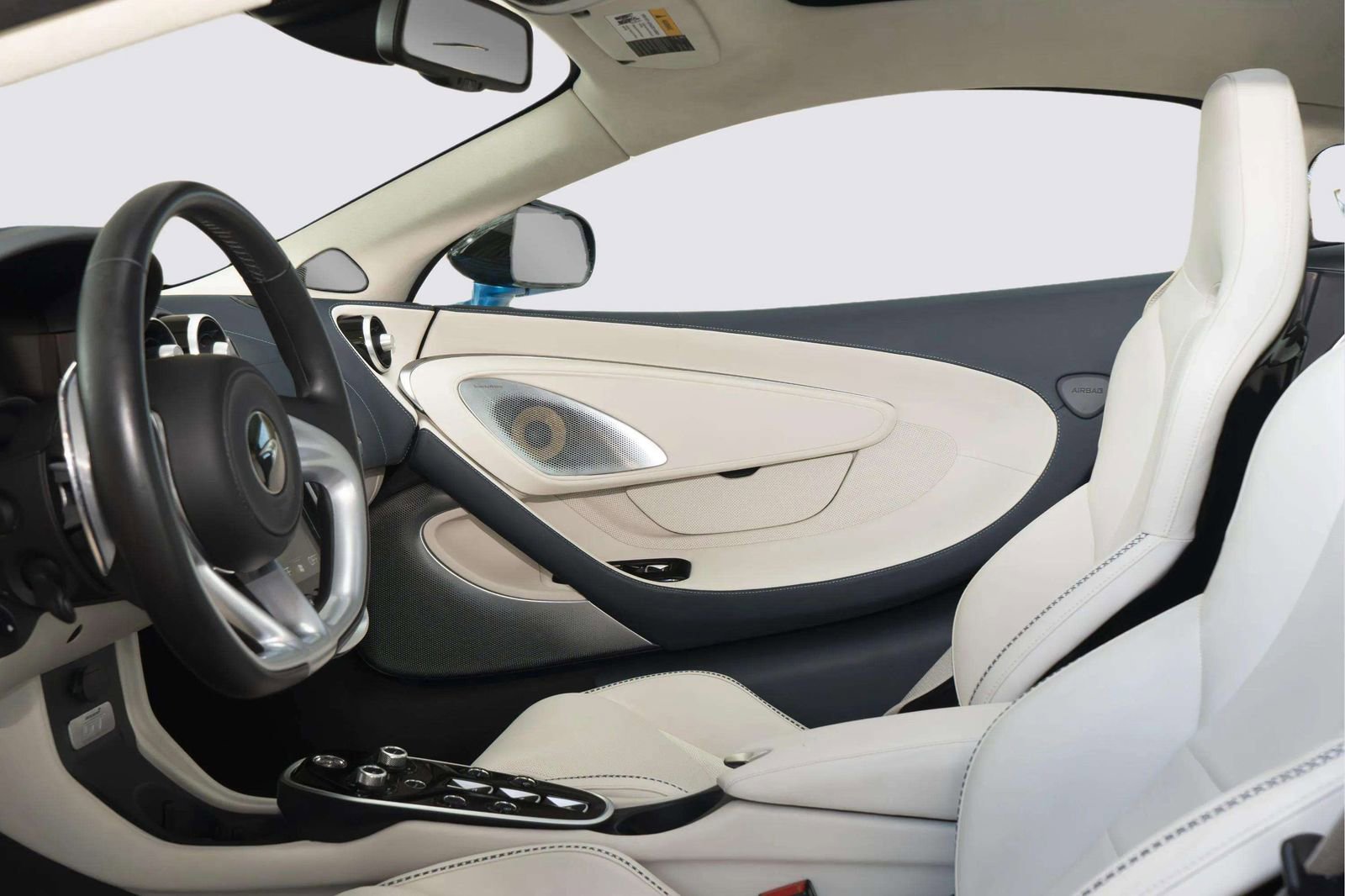 Used 2023 McLaren GT RWD image 14