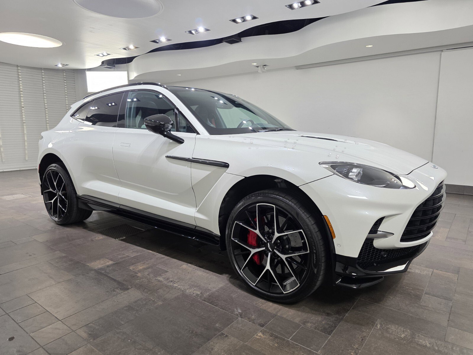 New 2025 Aston Martin DBX 707 image 1