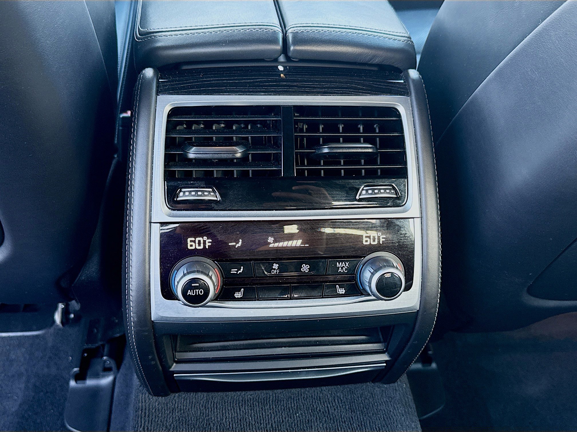 Used 2019 BMW 750i w/ M Sport Package image 22