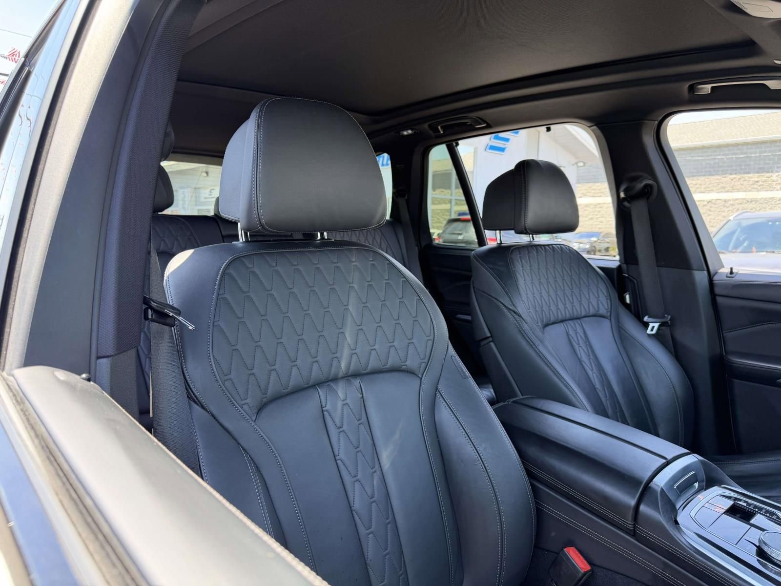 Used 2020 BMW X5 M50i w/ Executive Package AWD/4WD image 11