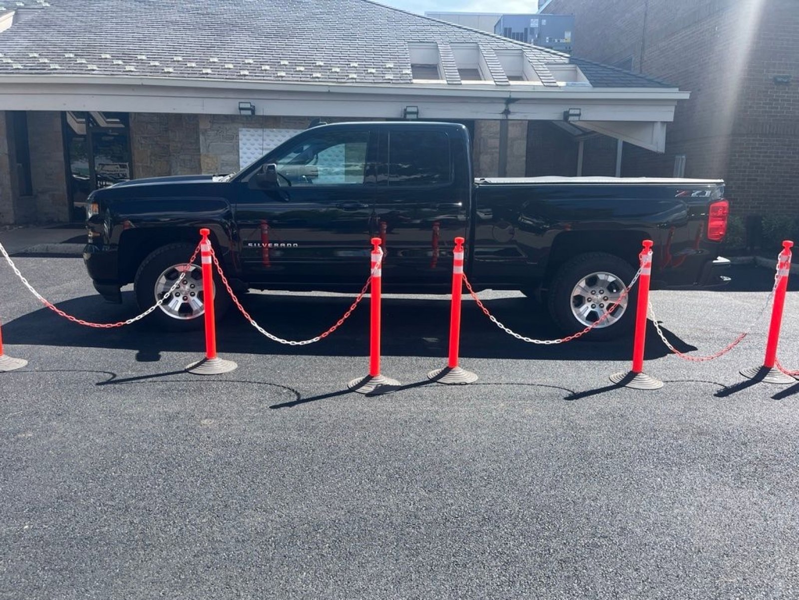 Used 2018 Chevrolet Silverado 1500 LT w/ All Star Edition AWD/4WD image 5