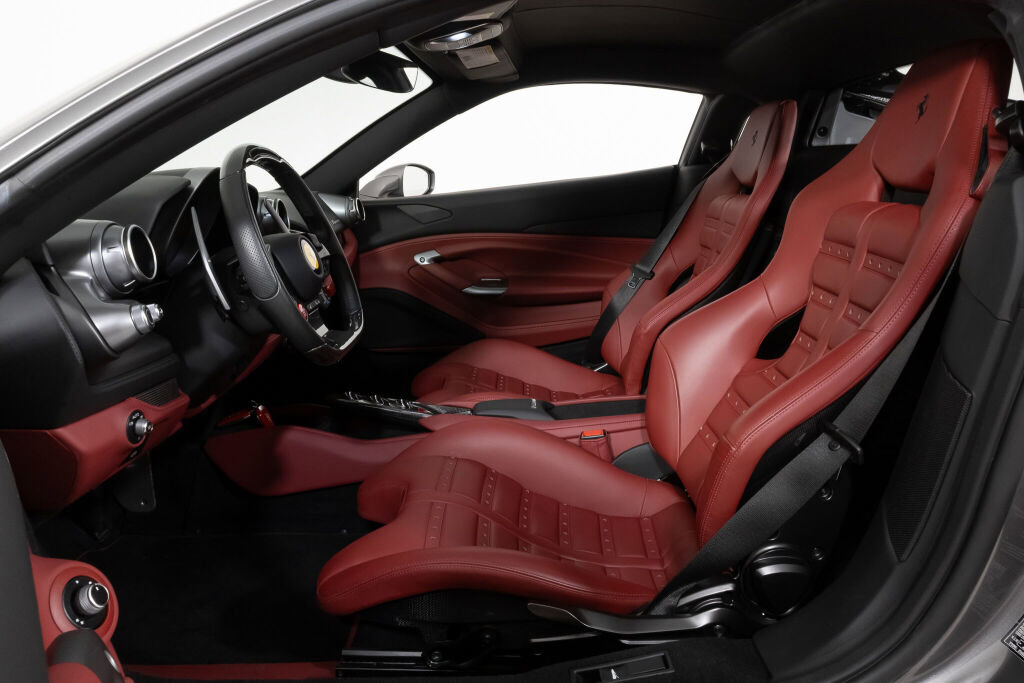 Used 2022 Ferrari F8 Tributo image 39