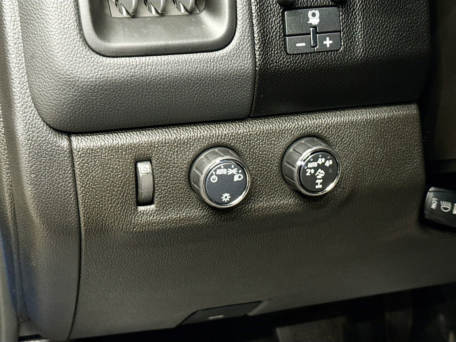 Used 2022 Chevrolet Colorado ZR2 image 13