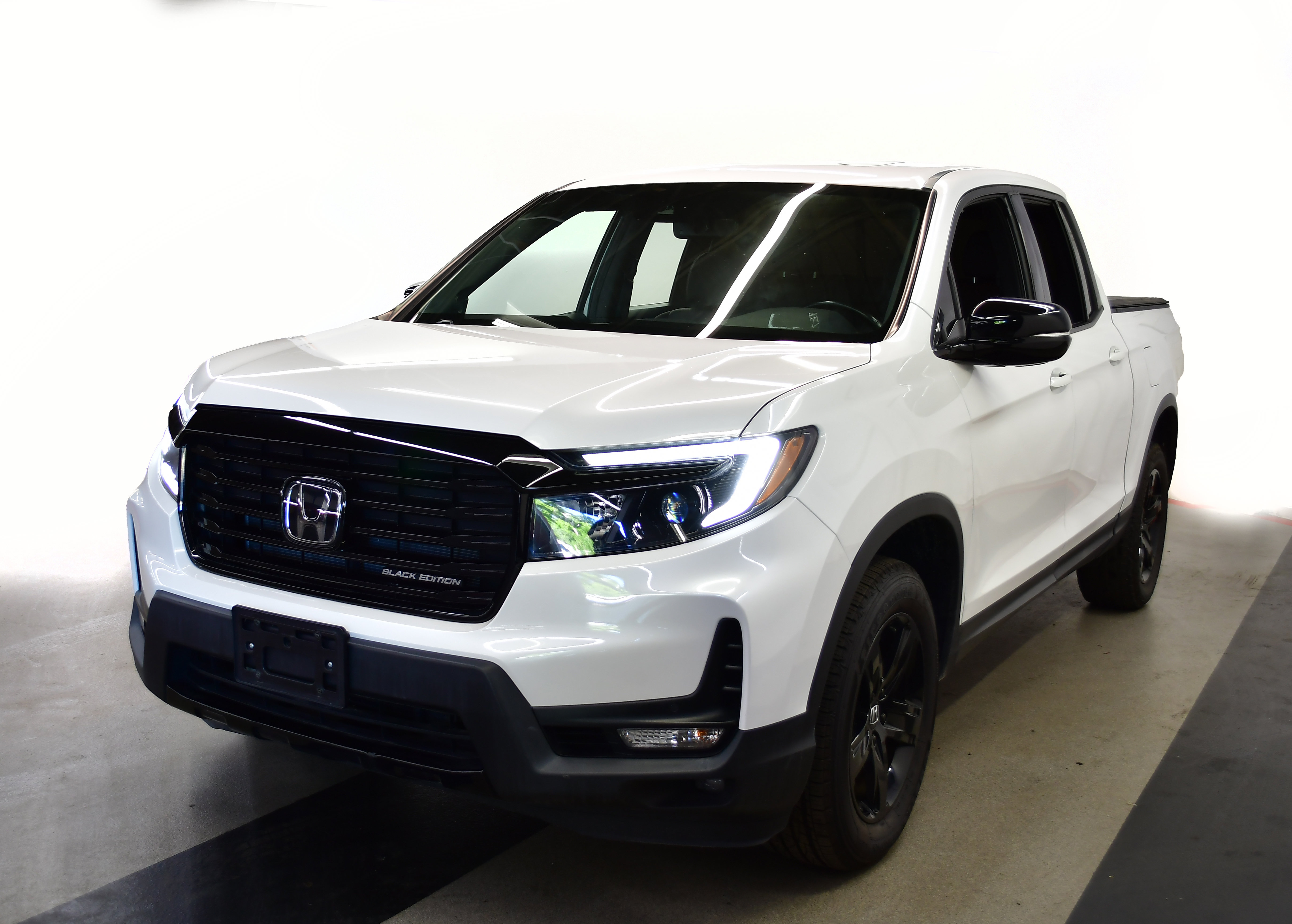 Used 2023 Honda Ridgeline Black Edition image 4