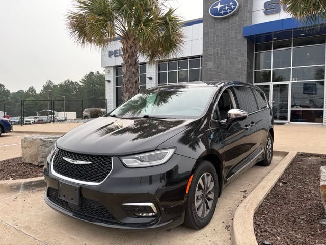Used 2022 Chrysler Pacifica Limited FWD image 3