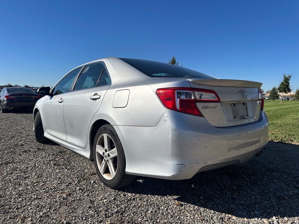Used 2012 Toyota Camry SE FWD image 7