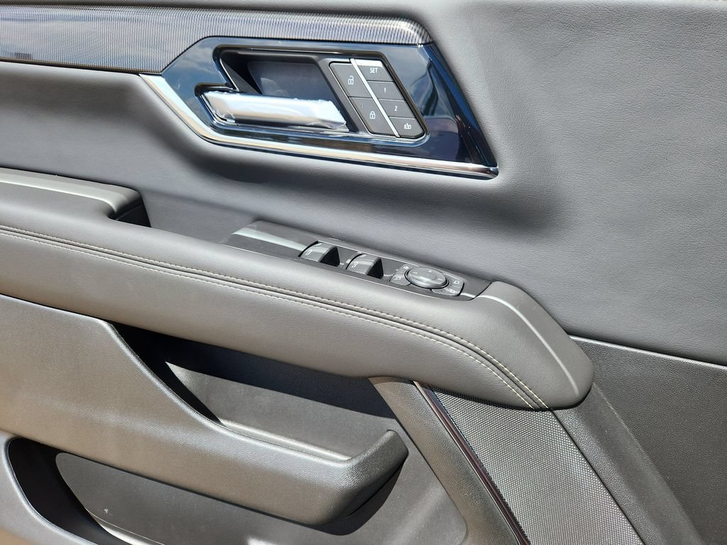 New 2026 GMC Yukon XL Elevation w/ Elevation Premium Package AWD/4WD image 7