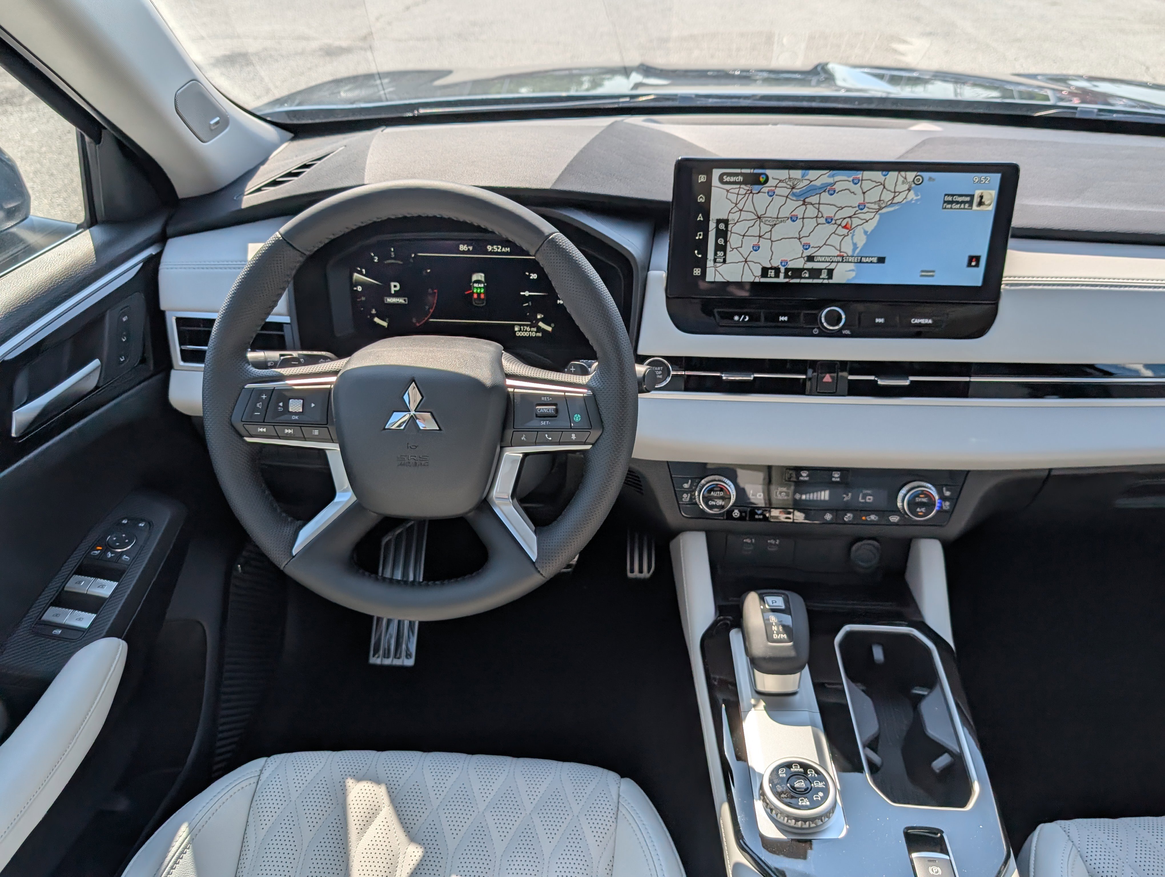 New 2025 Mitsubishi Outlander SEL image 19