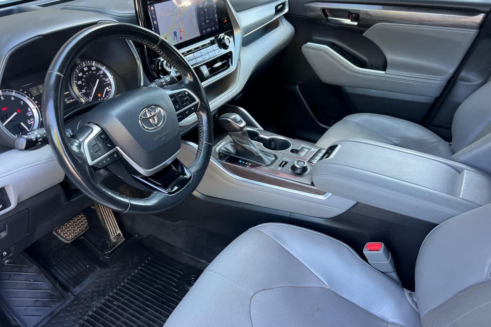 Used 2022 Toyota Highlander Platinum AWD/4WD image 11