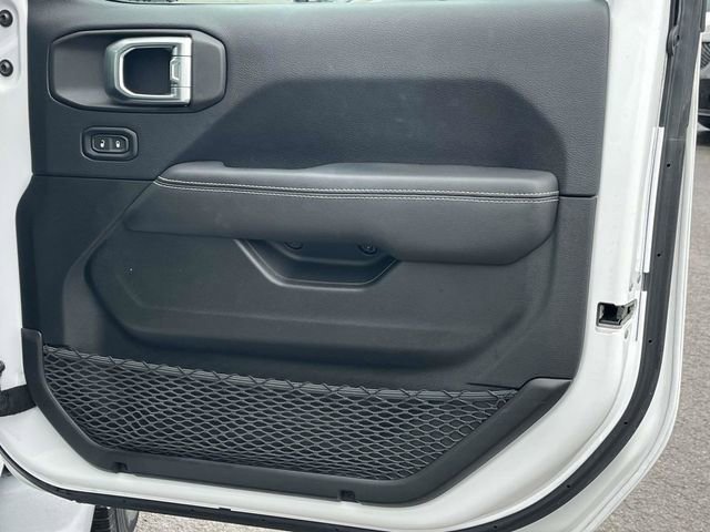 Used 2019 Jeep Wrangler Unlimited Sahara image 25