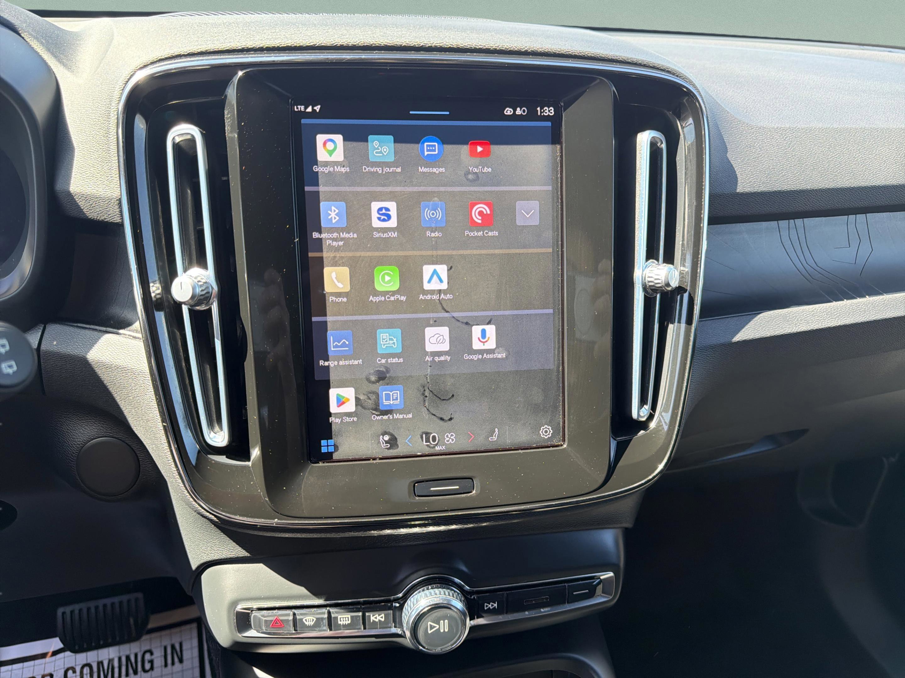 Used 2023 Volvo XC40 Recharge Ultimate image 27