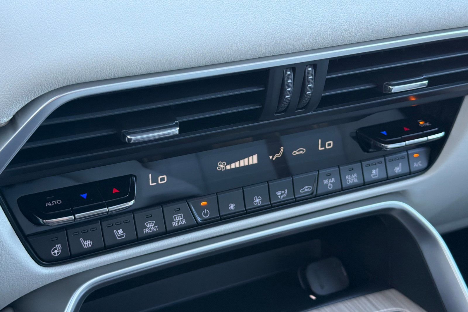 New 2026 MAZDA CX-90 Plug-In Hybrid w/ Premium Plus image 23