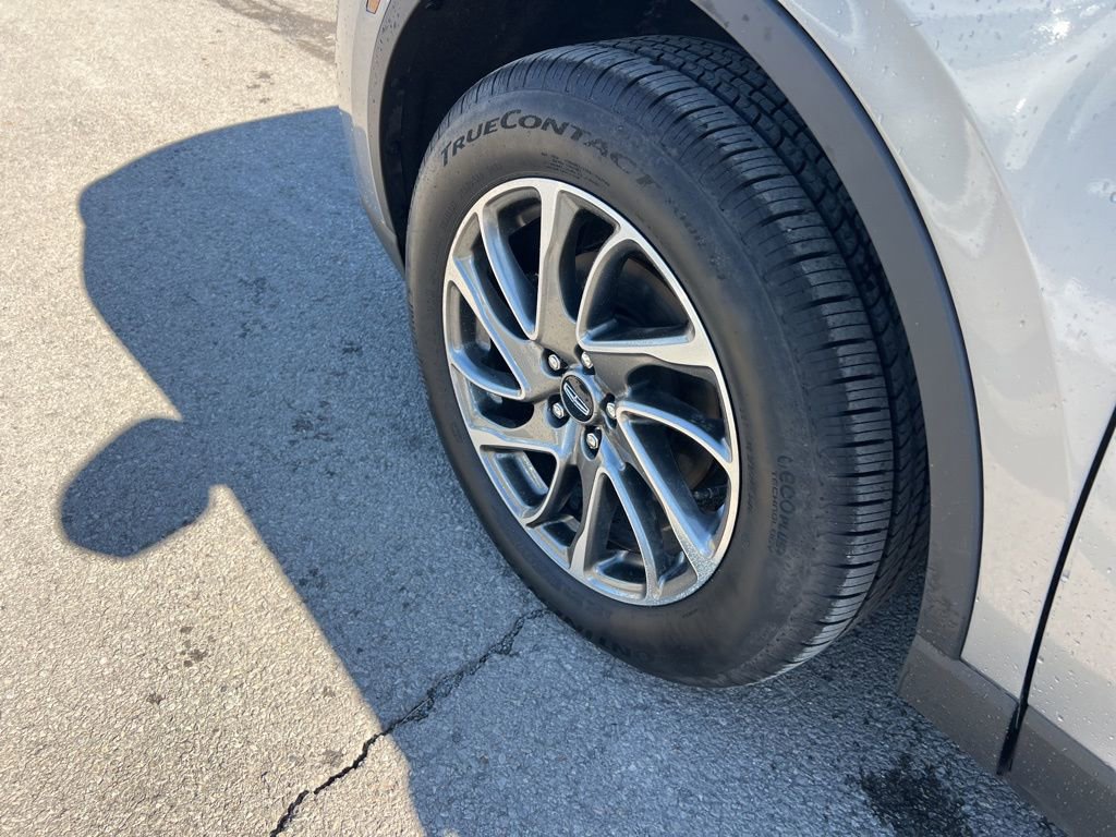 Used 2022 Lincoln Corsair Standard w/ Equipment Group 101A image 32