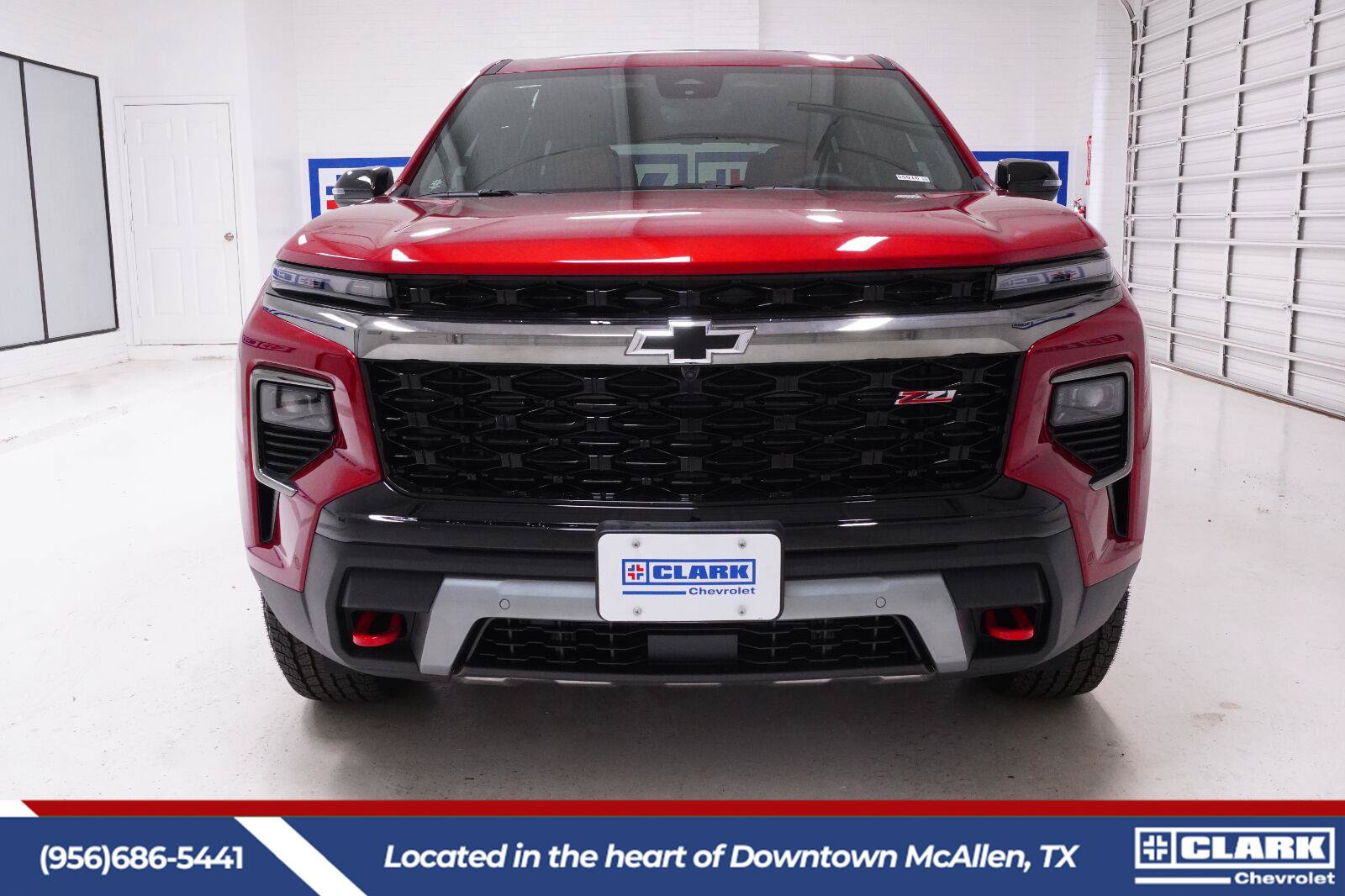 New 2027 Chevrolet Traverse Z71 w/ Enhanced Driving Package AWD/4WD image 3