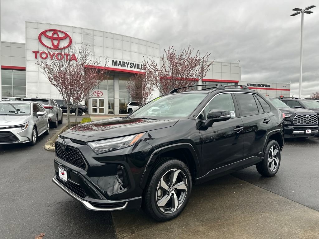 Certified 2025 Toyota RAV4 SE image 1