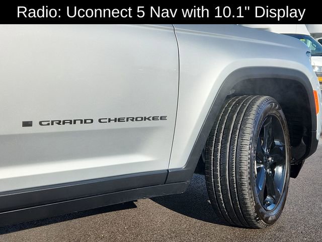 Used 2025 Jeep Grand Cherokee Limited w/ Luxury Tech Group II image 19