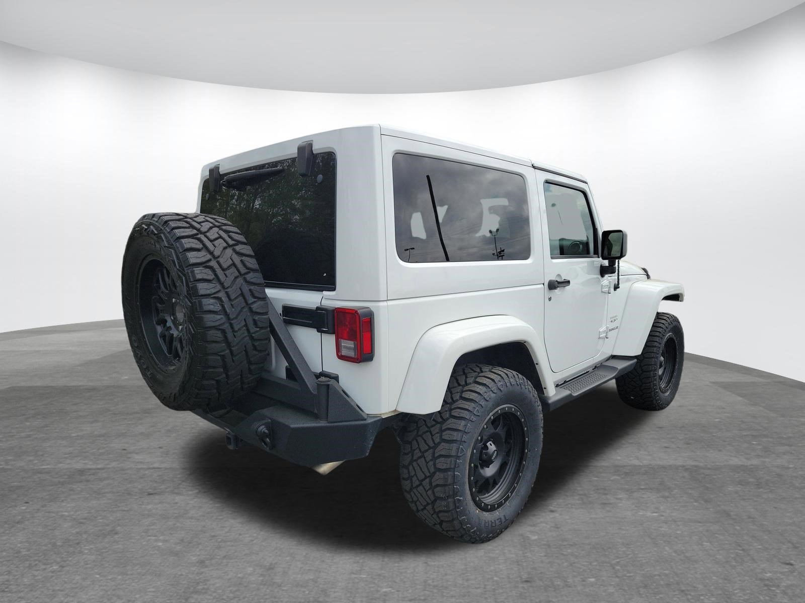 Used 2016 Jeep Wrangler Sahara w/ Connectivity Group image 17