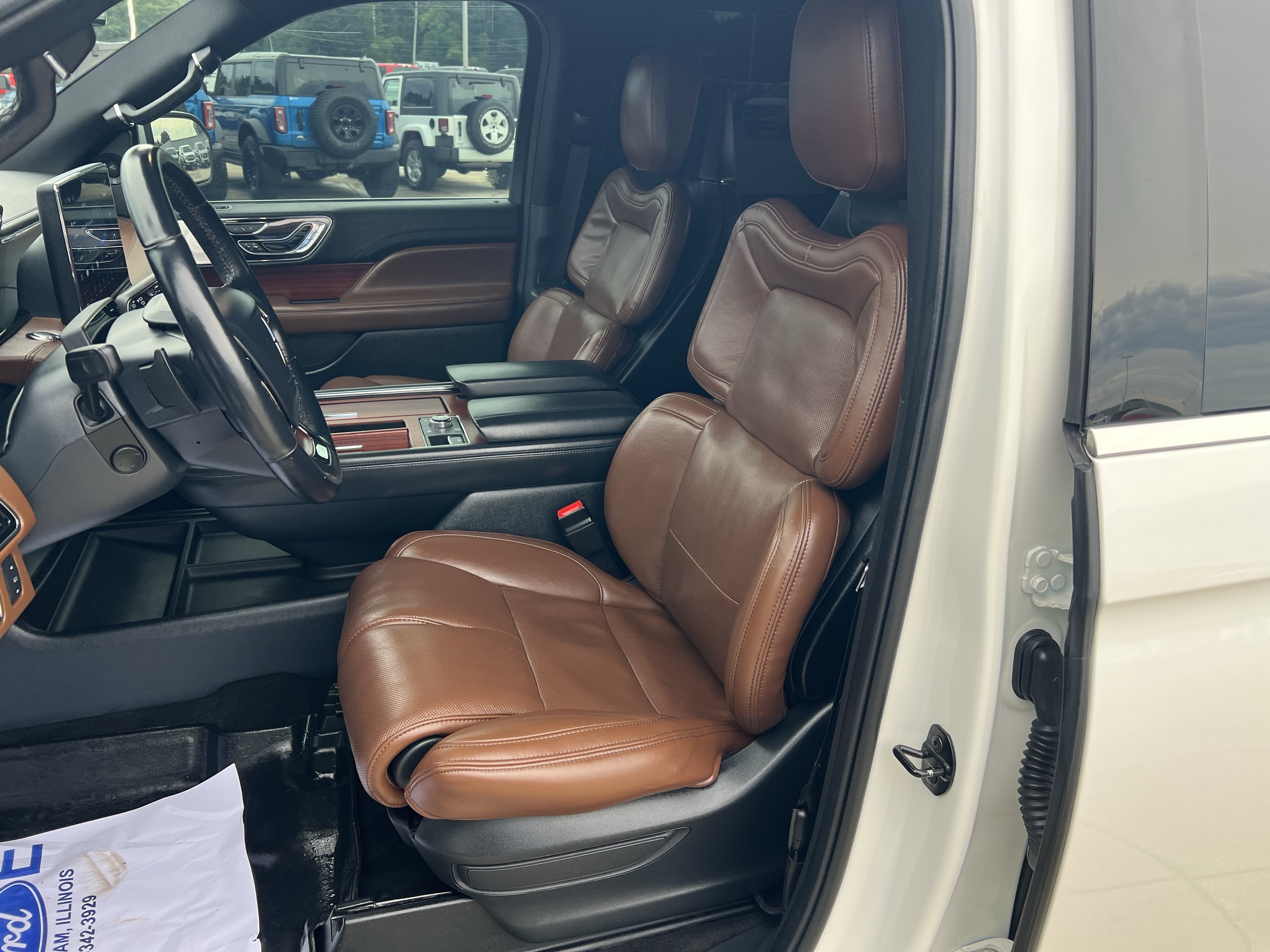 Used 2023 Lincoln Navigator L Reserve AWD/4WD image 15
