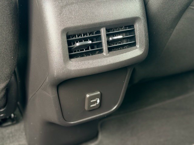 Used 2024 Chevrolet Equinox LT FWD image 24