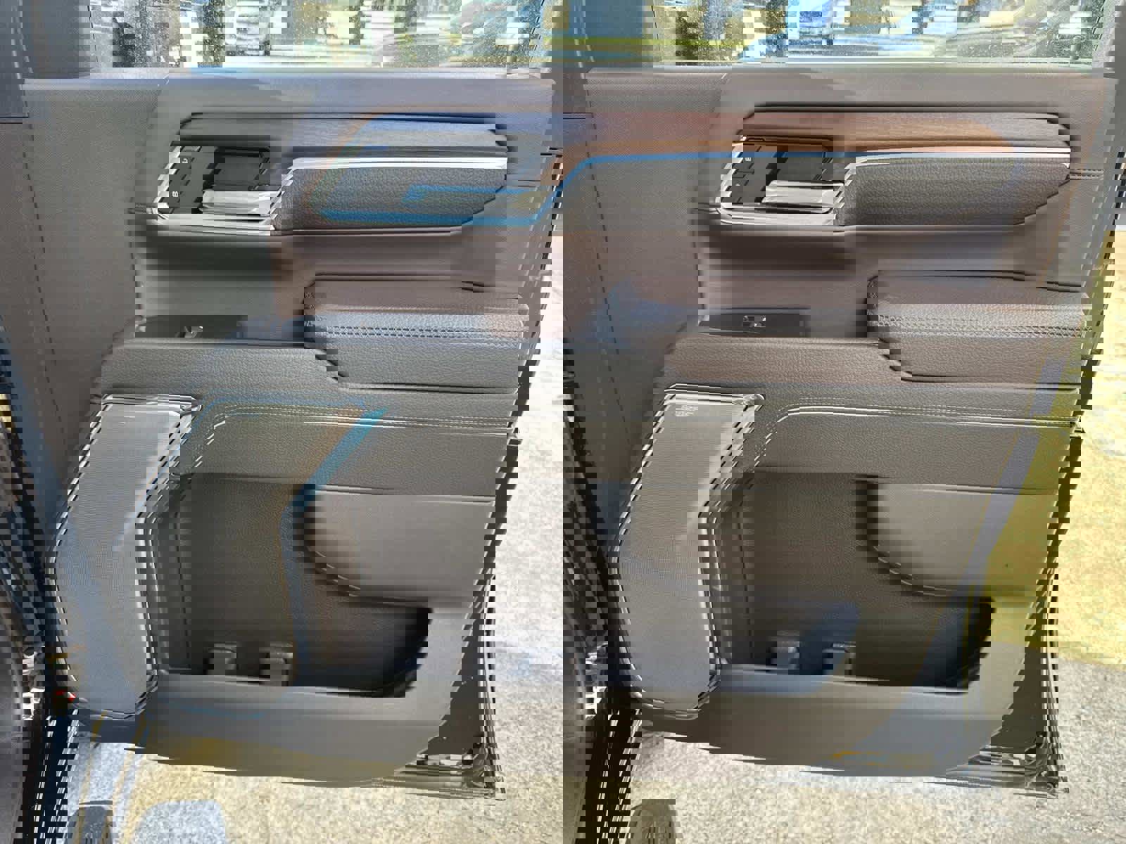 Used 2024 GMC Sierra 2500 Denali w/ Denali Reserve Package image 24