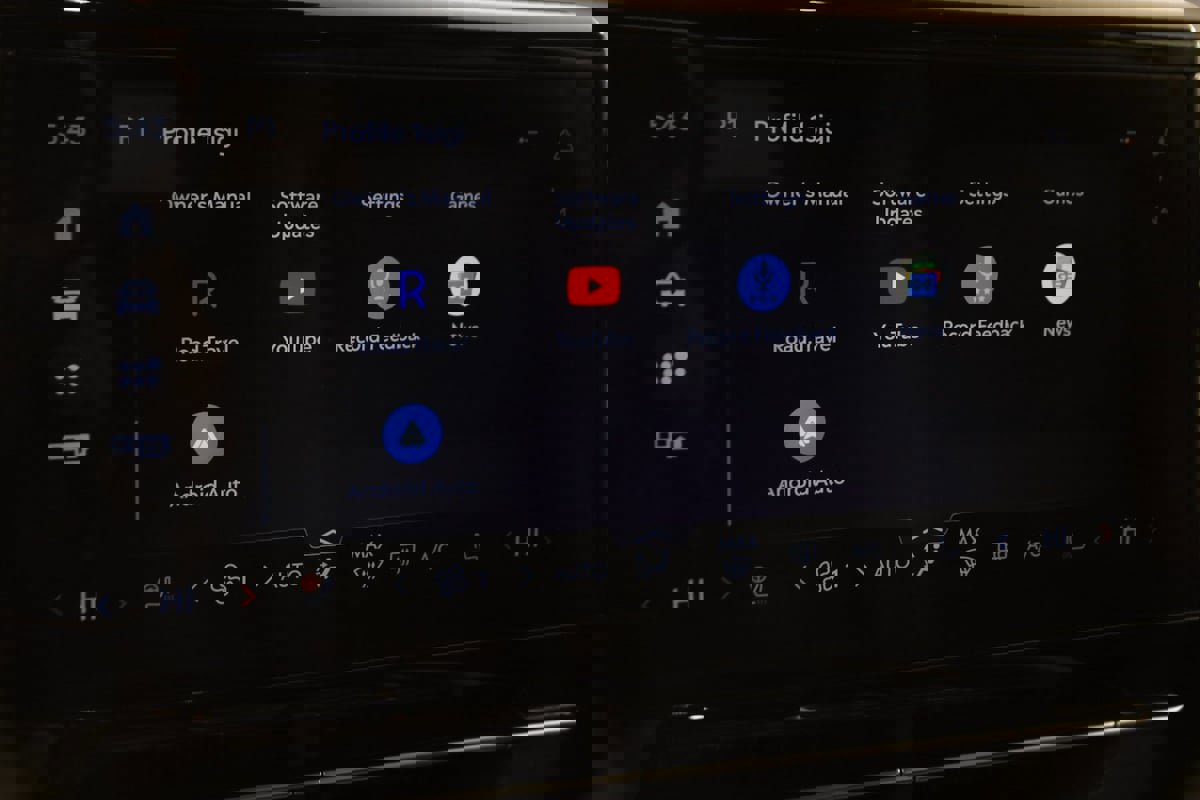 Used 2025 Lincoln Nautilus Premier image 34