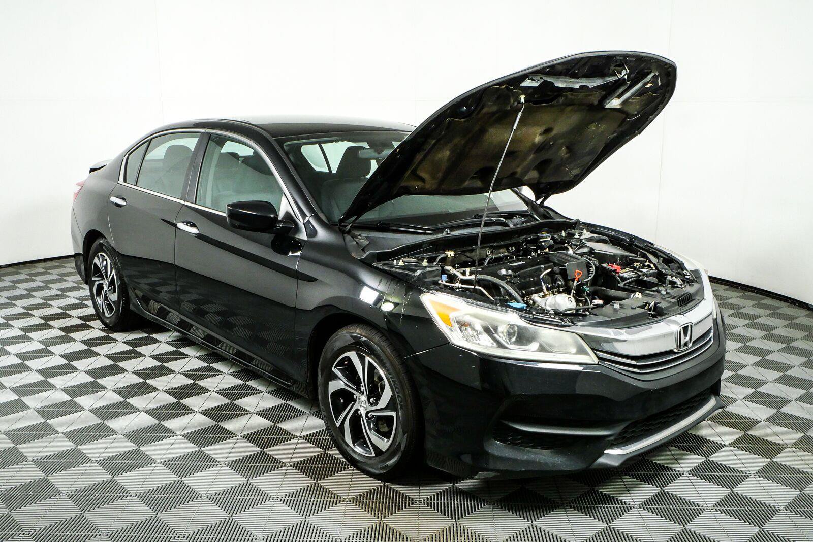 Used 2016 Honda Accord LX image 29