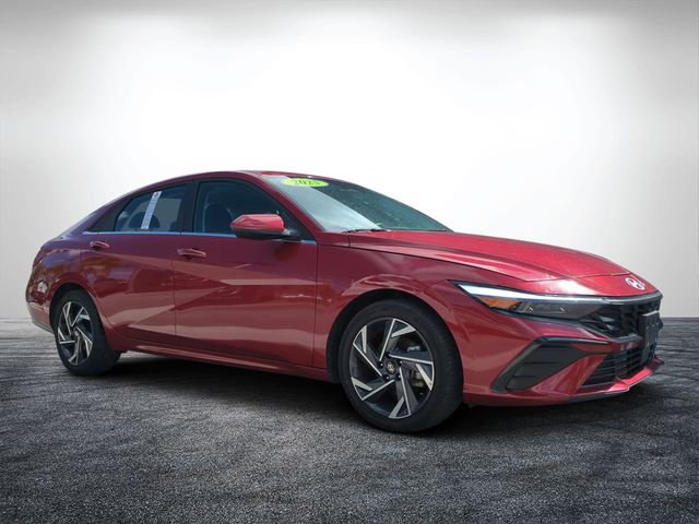 Used 2025 Hyundai Elantra SEL FWD image 1