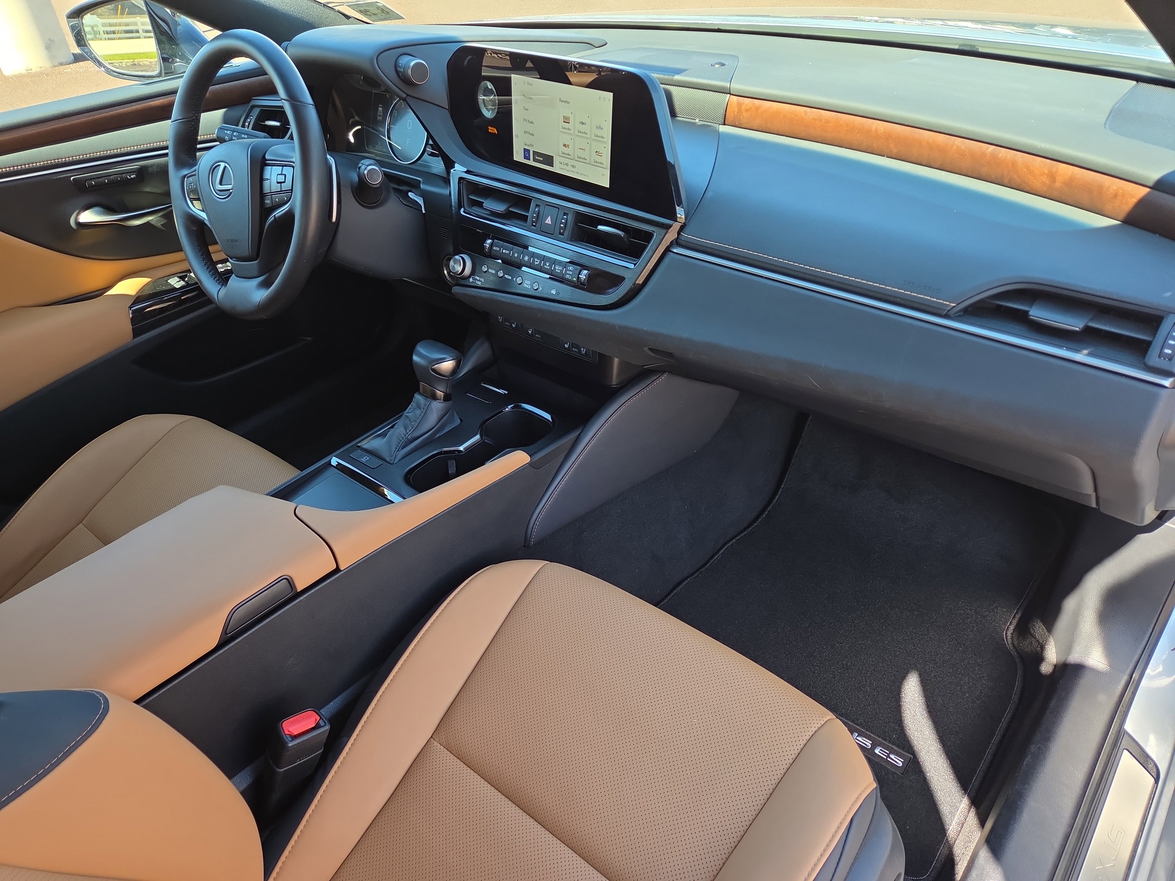 Used 2024 Lexus ES 350 w/ Premium Package image 18