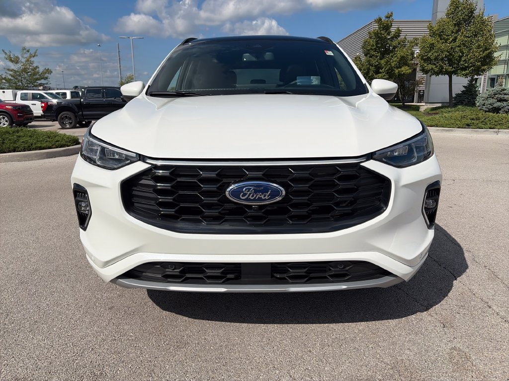 Used 2023 Ford Escape ST-Line Elite w/ Premium Technology Package AWD/4WD image 2
