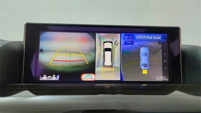 Used 2021 Lexus LX 570 4WD w/ 3rd Row & Luxury Pkg image 48