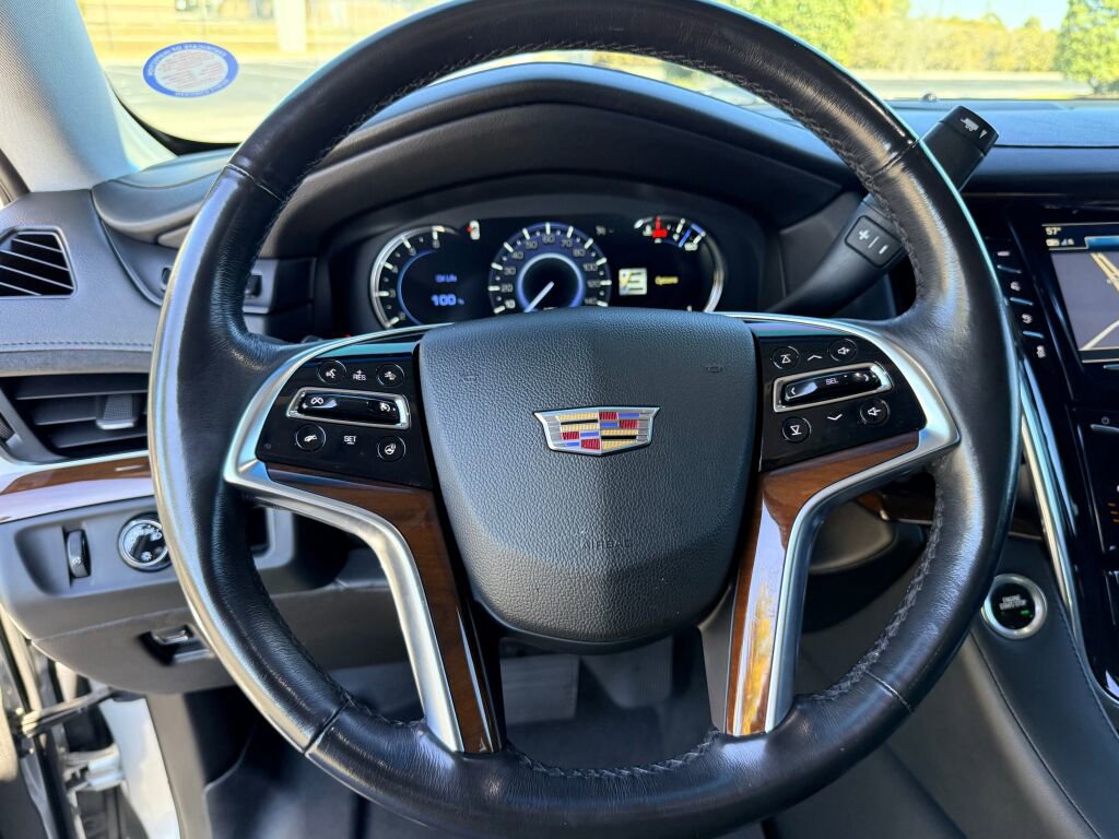 Used 2019 Cadillac Escalade Premium Luxury image 33