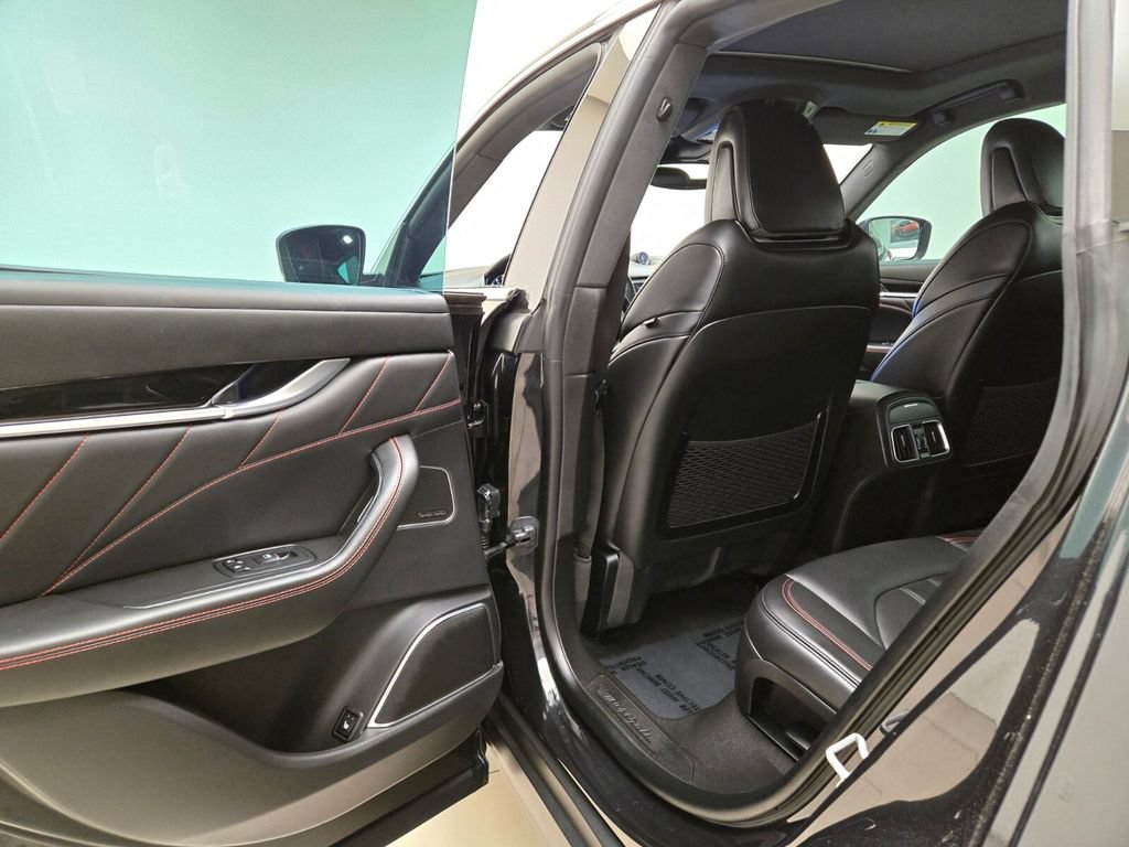 Certified 2024 Maserati Levante GT Ultima AWD/4WD image 19