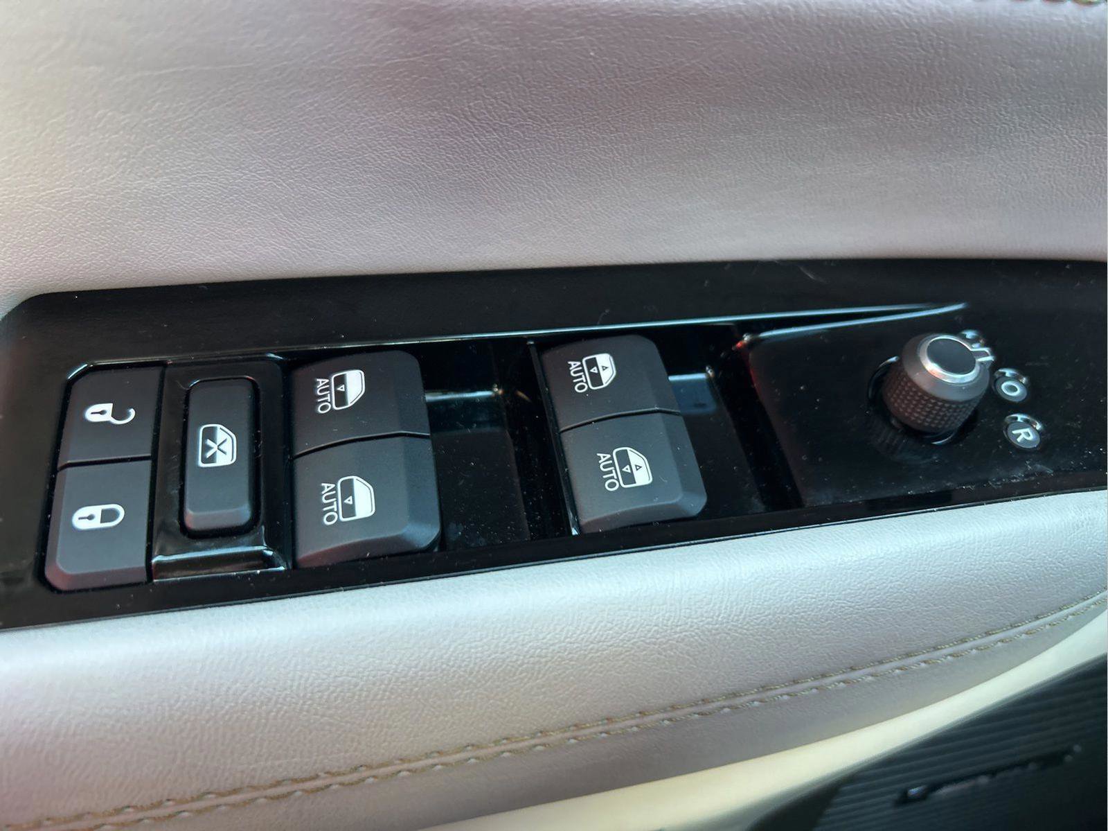 Used 2023 Jeep Wagoneer Series III w/ Preferred Equipment Group image 14