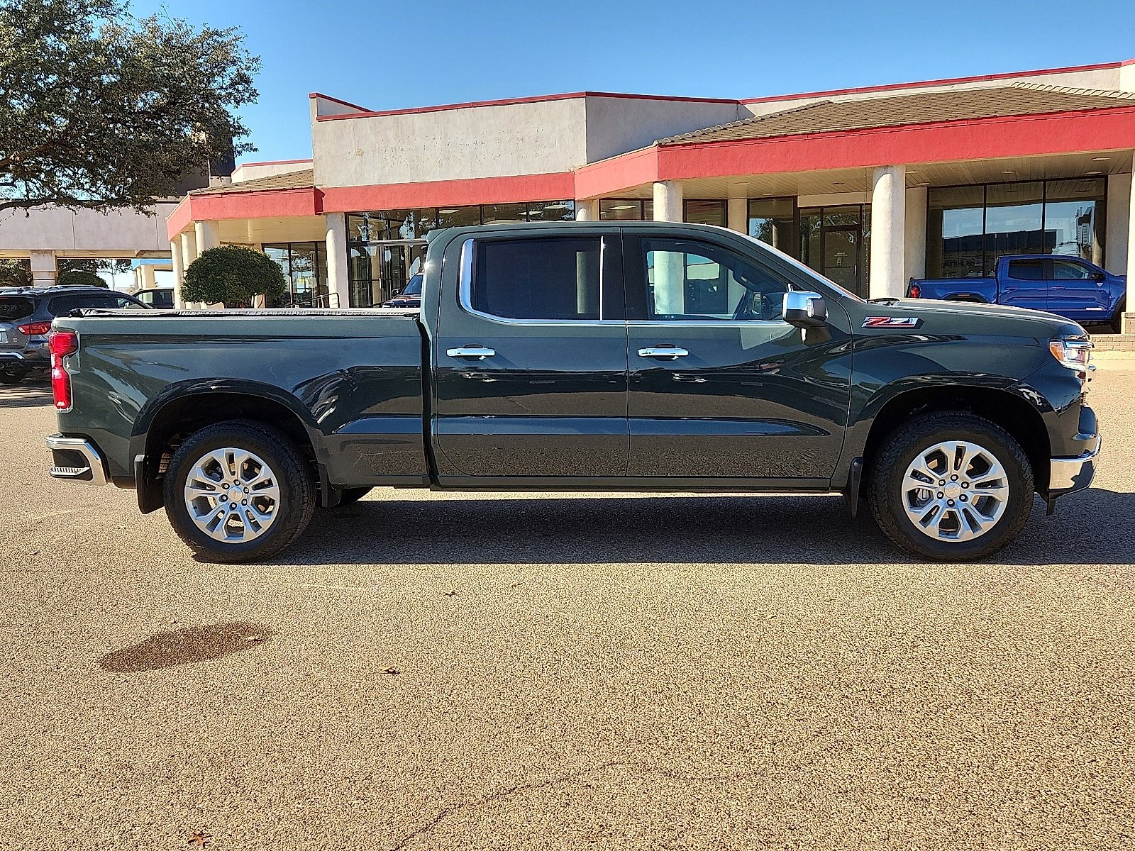 Used 2025 Chevrolet Silverado 1500 LTZ image 5