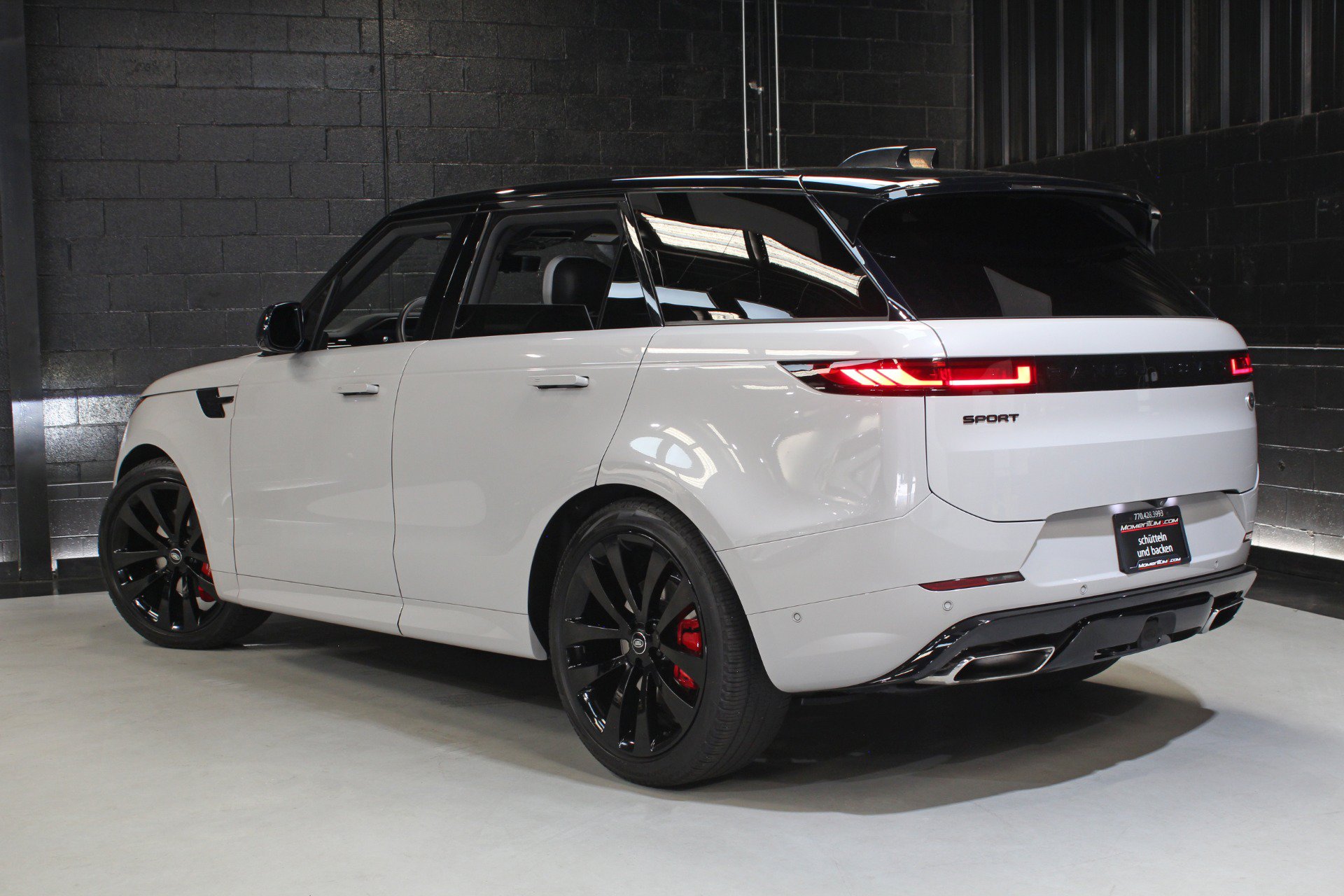 Used 2023 Land Rover Range Rover Sport SE Dynamic AWD/4WD image 9