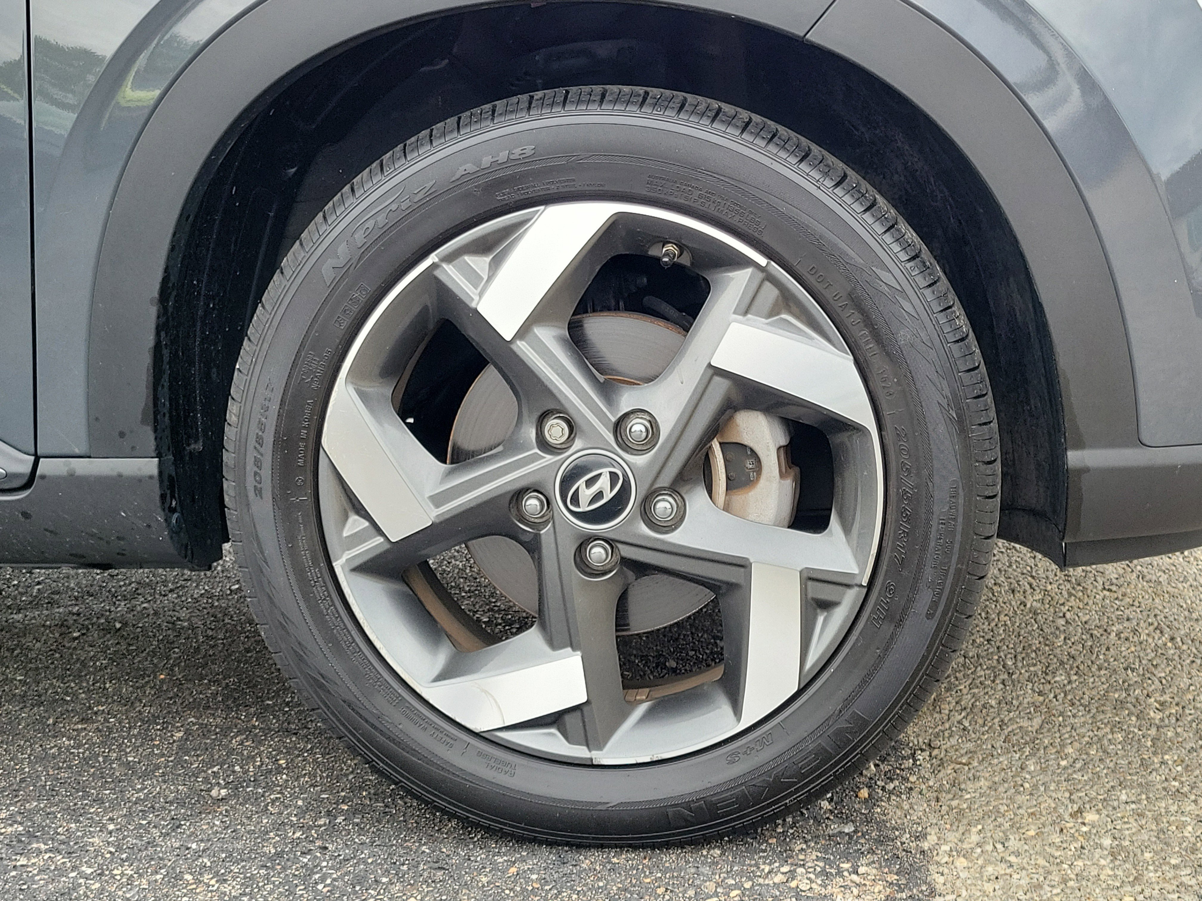 Used 2023 Hyundai Venue Limited FWD image 5