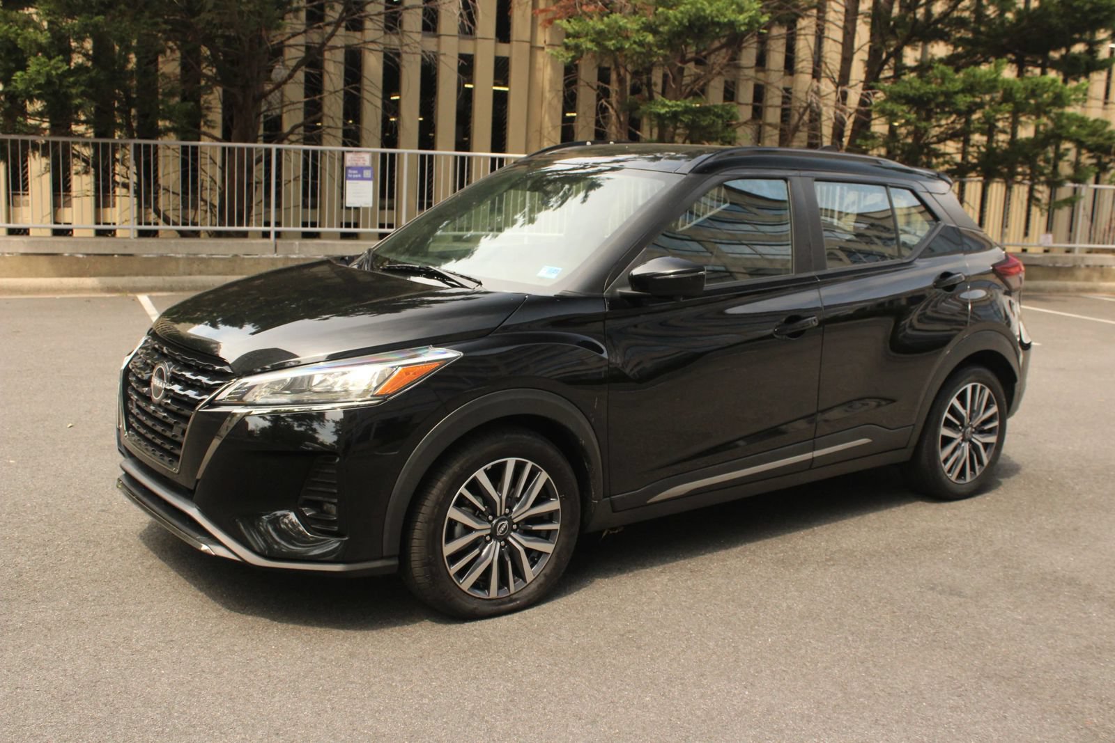 Used 2024 Nissan Kicks SR FWD image 12