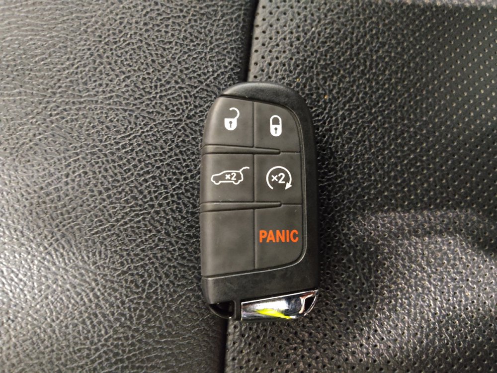 Used 2023 Jeep Compass Latitude AWD/4WD image 32