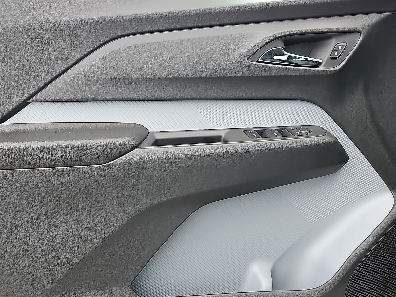 New 2027 Chevrolet Bolt RS FWD image 10