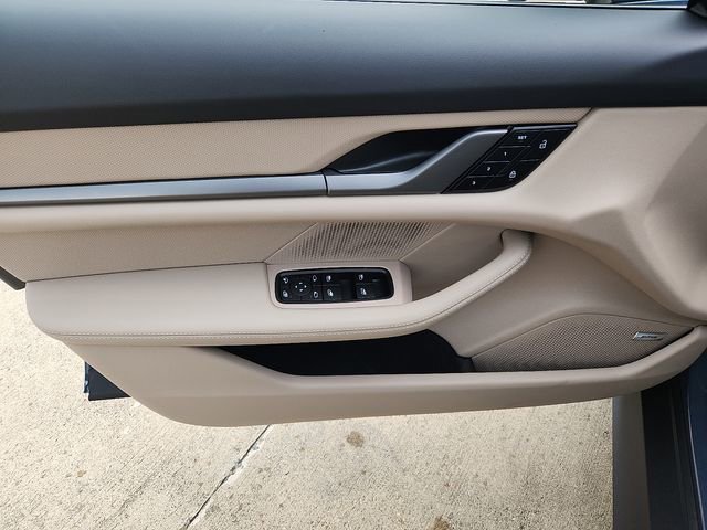 New 2026 Porsche Taycan image 11