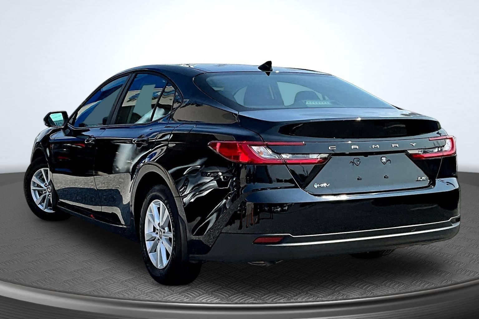 Used 2026 Toyota Camry LE w/ Convenience Package FWD image 3
