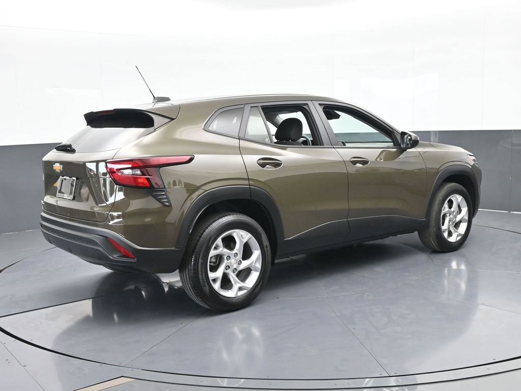 Used 2024 Chevrolet Trax LS w/ LS Convenience Package image 6