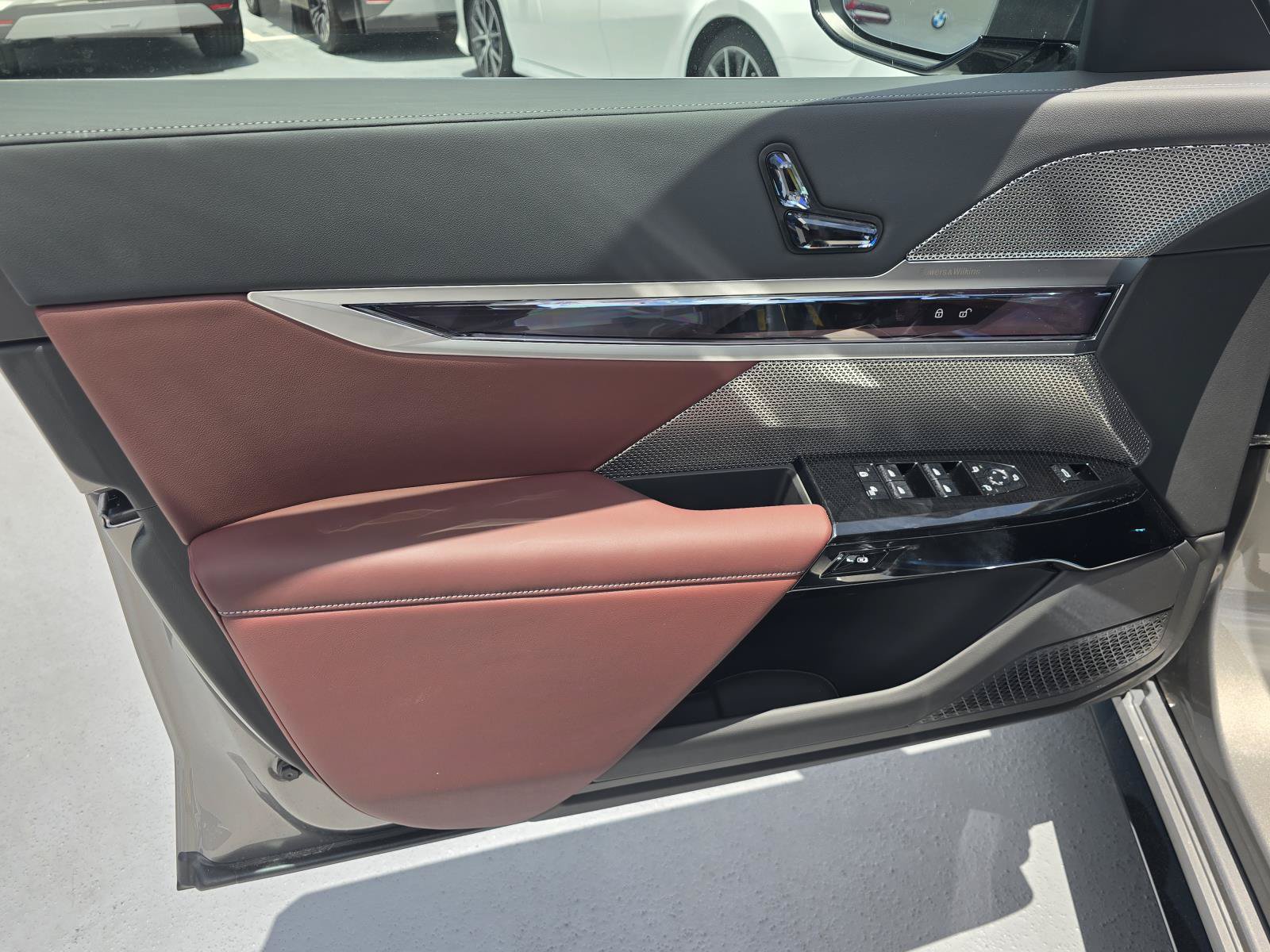 New 2026 BMW 750e xDrive w/ Premium Package AWD/4WD image 19