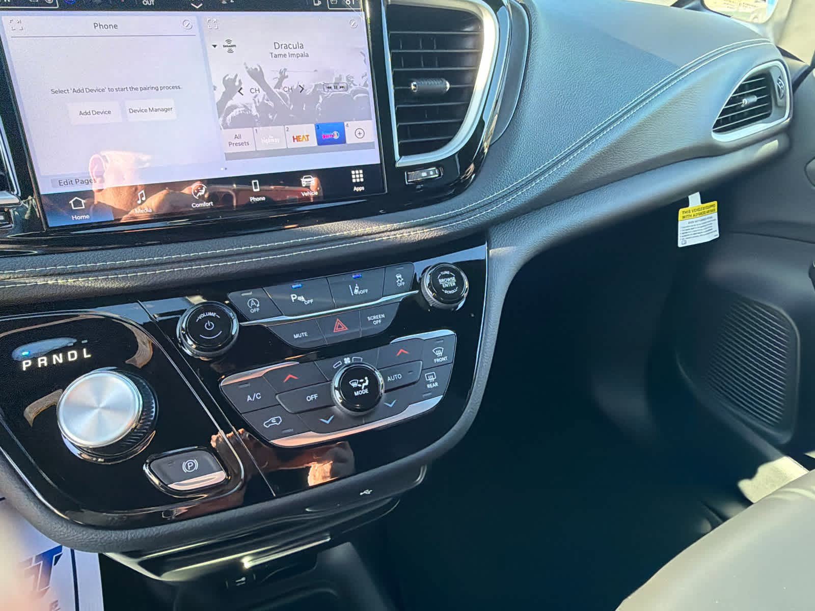 New 2026 Chrysler Pacifica Select FWD image 24