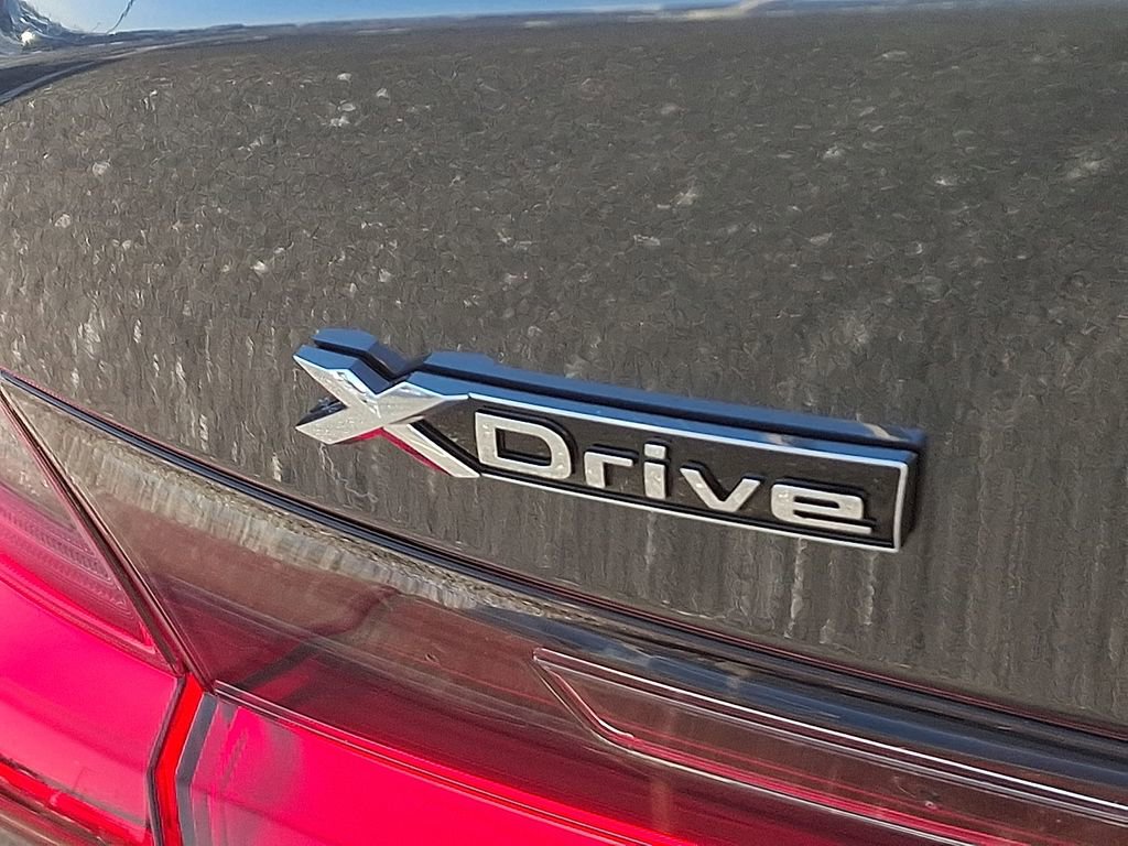 Used 2021 BMW 330e xDrive w/ M Sport Package image 33