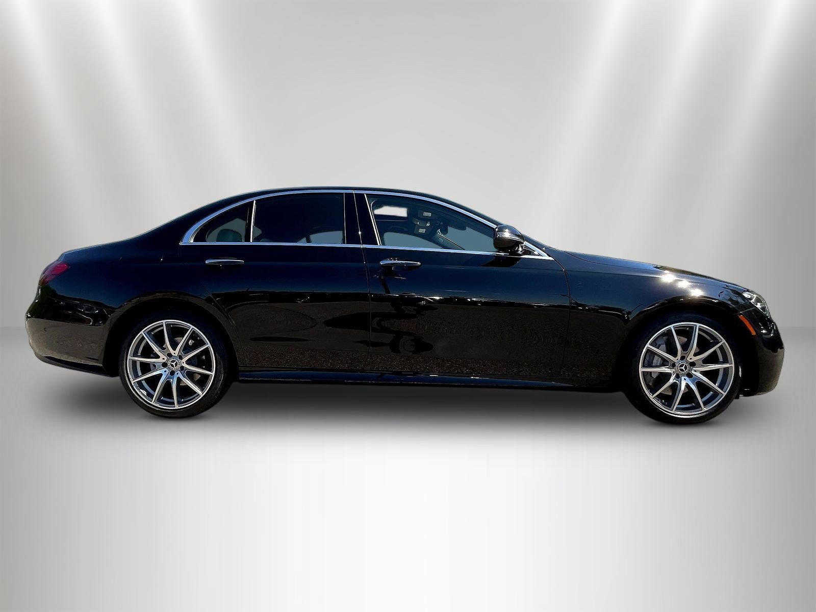 Used 2022 Mercedes-Benz E 350 Sedan image 4